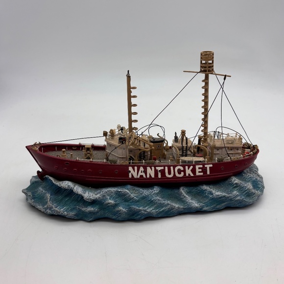 Anchor Bay Harbour Lights The Nantucket Light Vessel No. 112 Boat Figurine - Picture 8 of 16